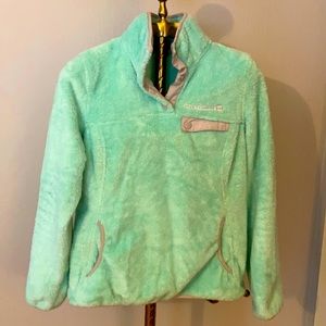 Free Country fuzzy pull over